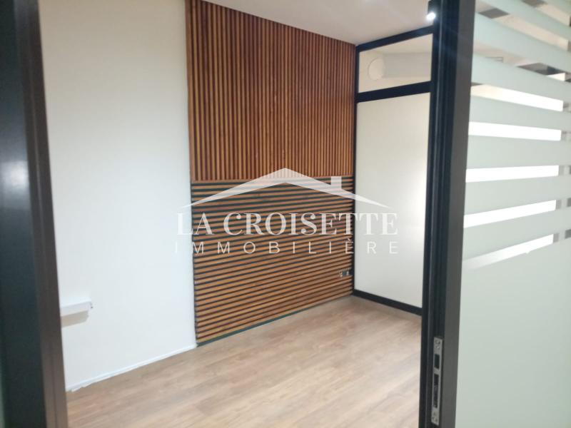 Bureau H+3 avec un open space  aux Berges du Lac 1